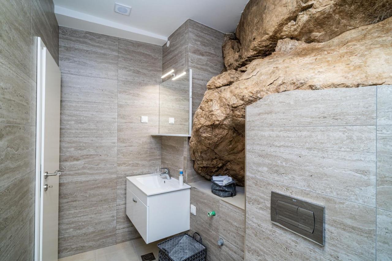 Hidden Gem Apartment Molunat Bagian luar foto
