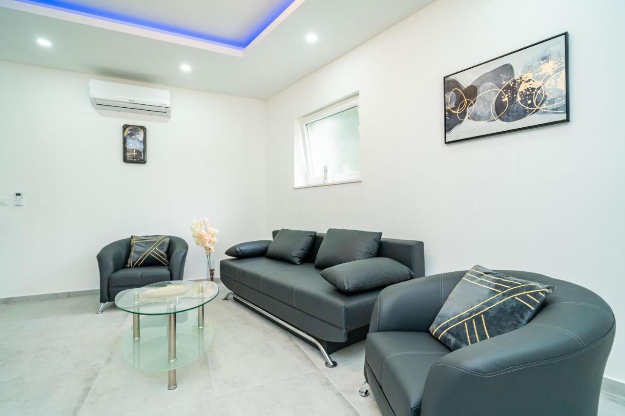Hidden Gem Apartment Molunat Bagian luar foto