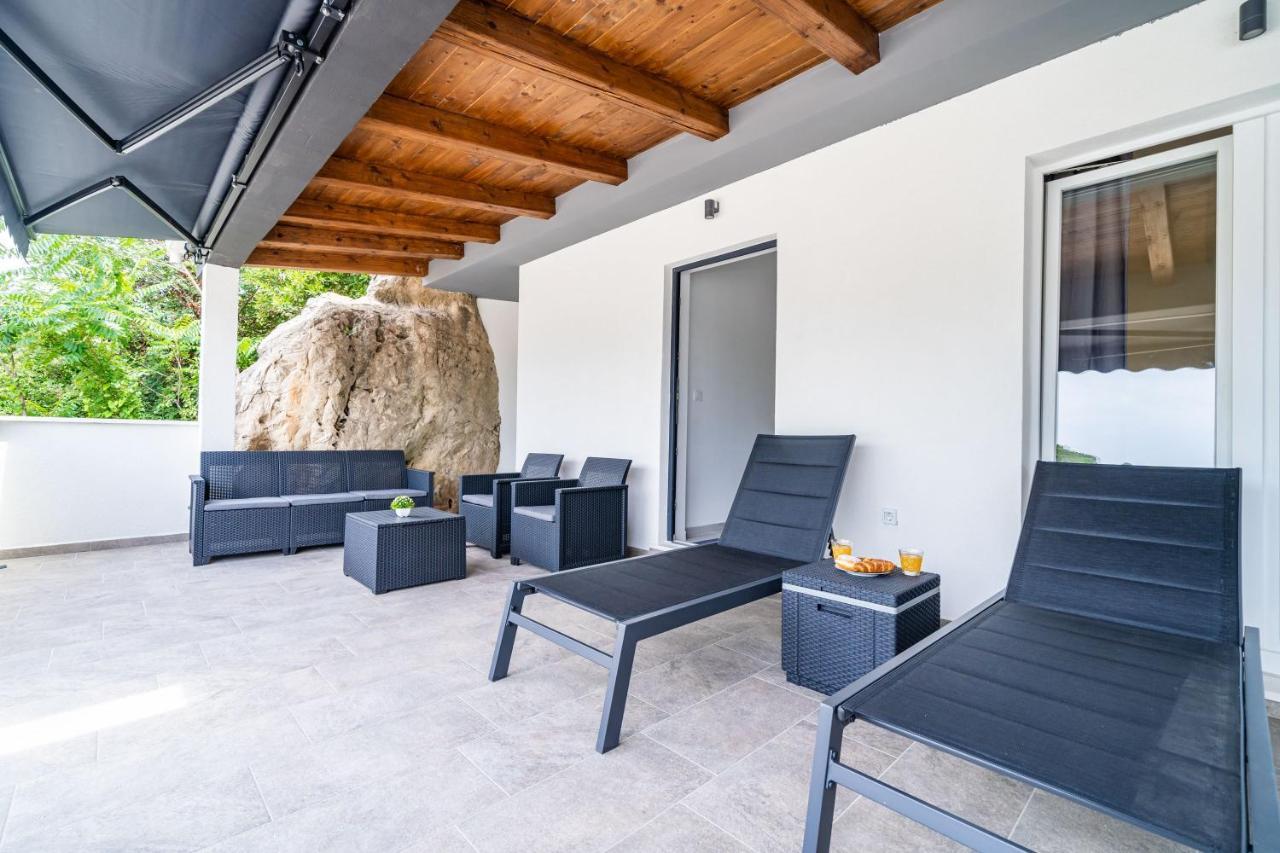 Hidden Gem Apartment Molunat Bagian luar foto