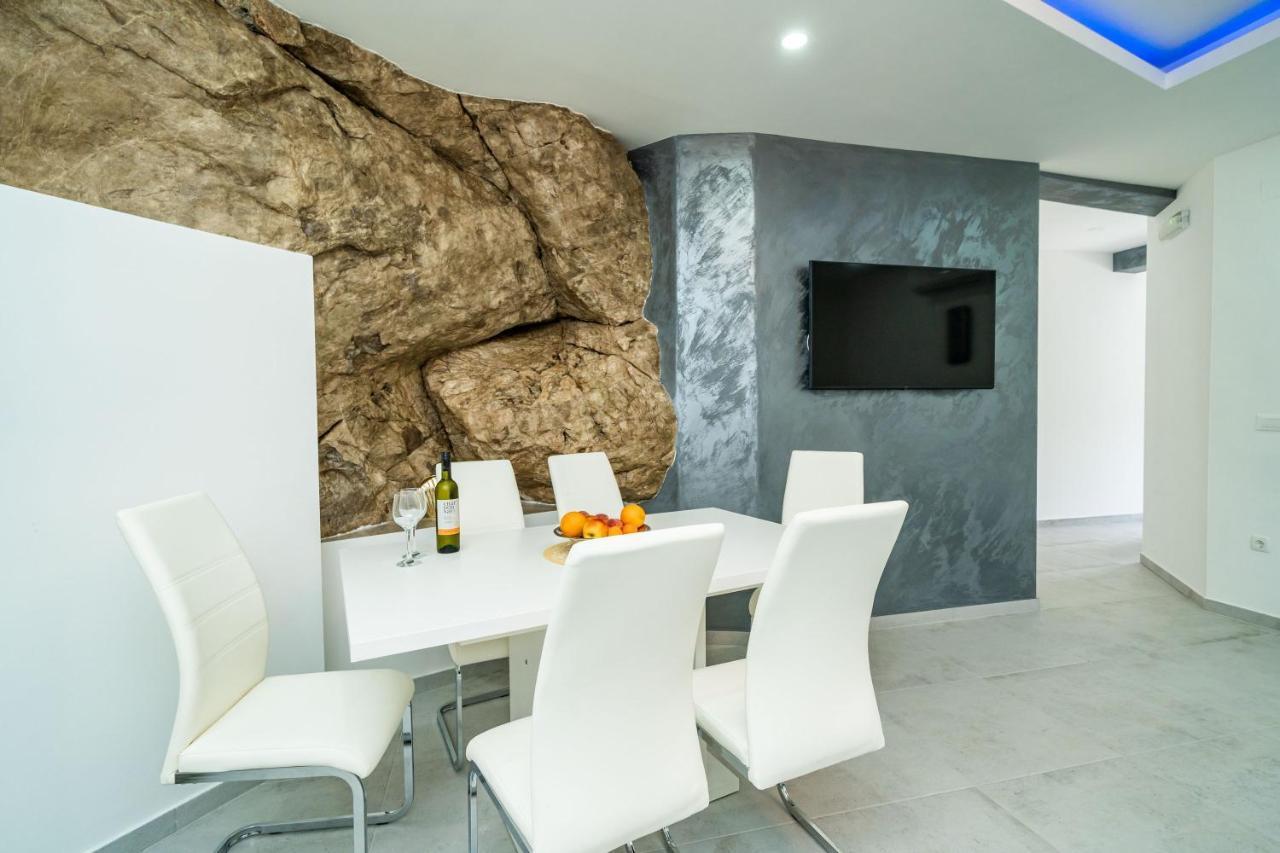 Hidden Gem Apartment Molunat Bagian luar foto