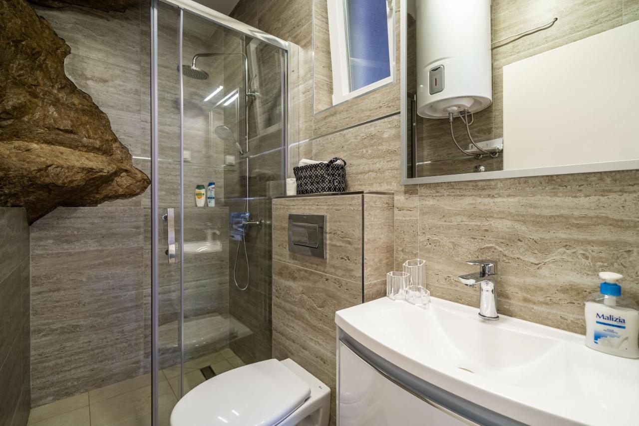 Hidden Gem Apartment Molunat Bagian luar foto